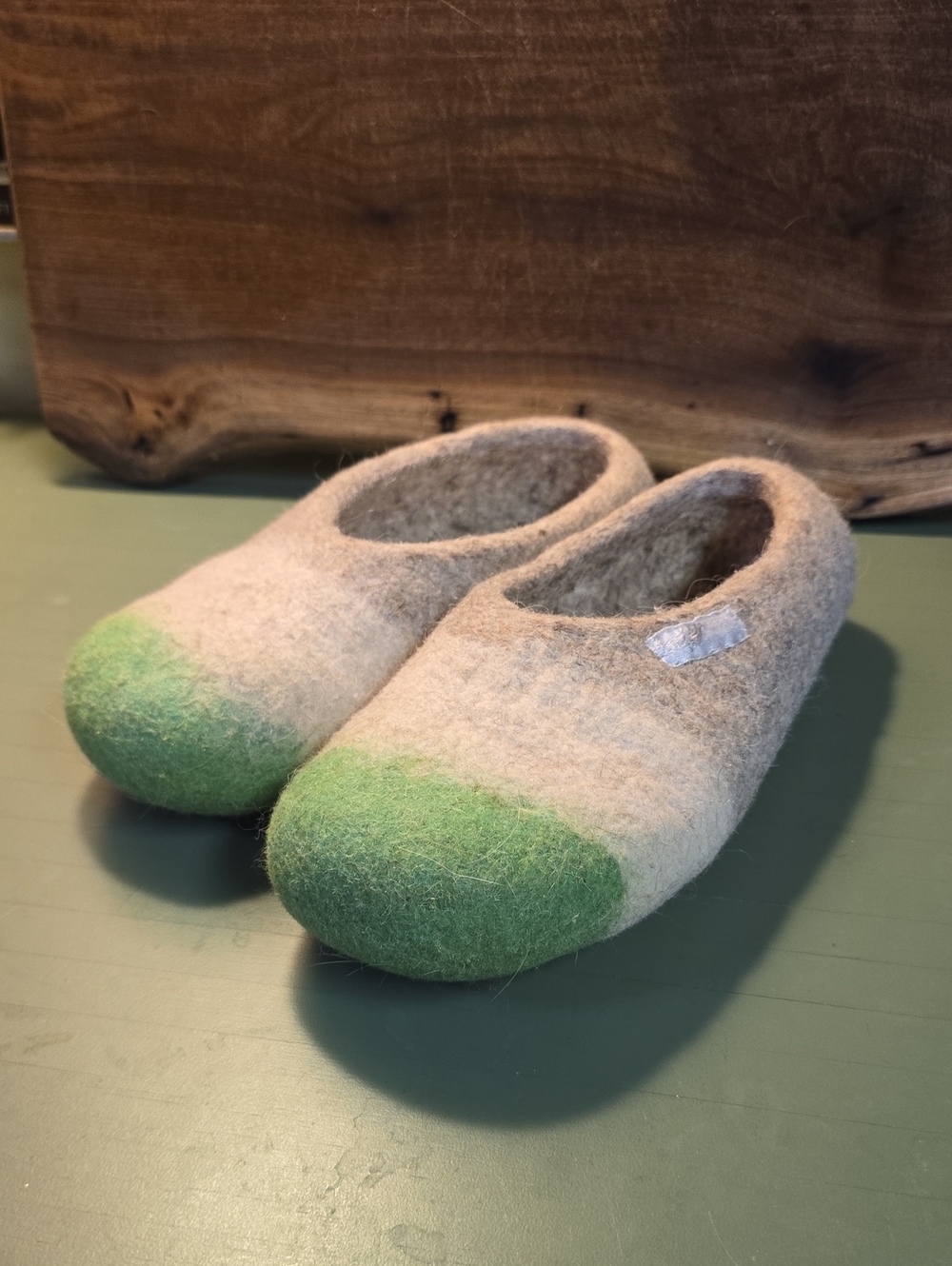Unisex Wool Felt Slippers with Green Toe, Size Womens 9-10?